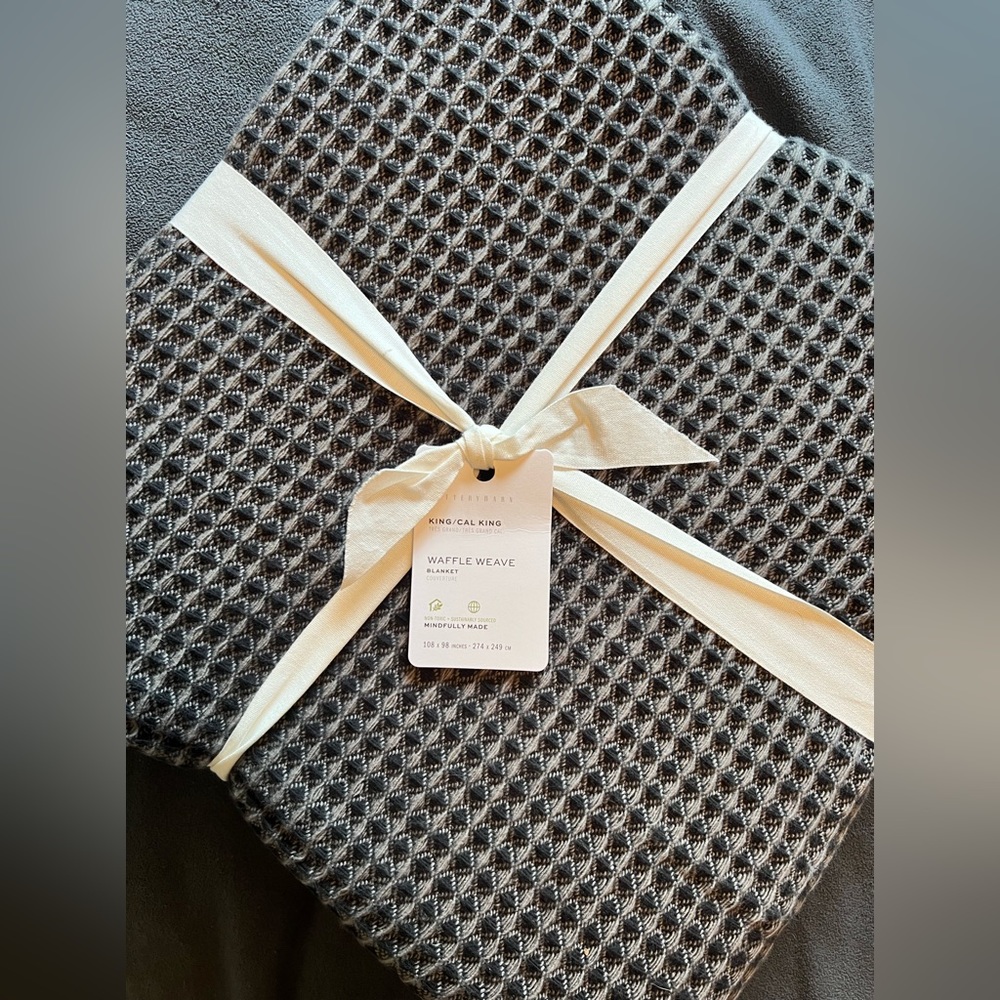NWT - Pottery Barn Bed Blanket